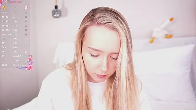 HollisBeckett online show from 04.04.26