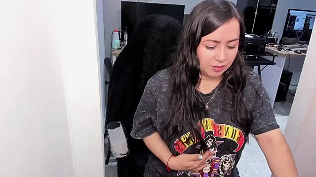 Kimkalifa  online show from 04.10.26