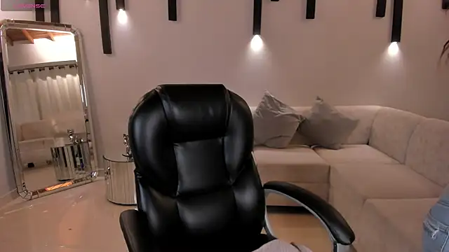 ChloePreston  online show from 01.20.25