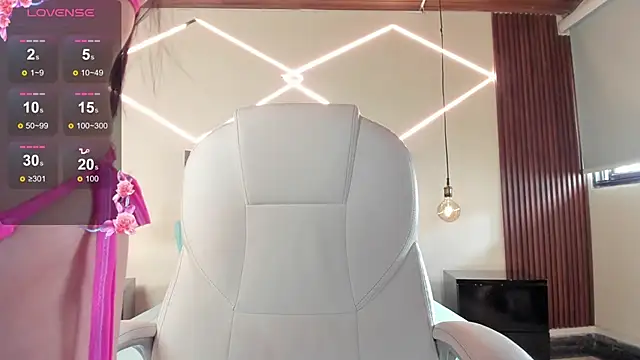 BellaClaiir online show from 04.10.26