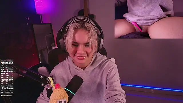 Snapshot of marlena3312 chatting on 11.30.25 marlena3312 online show from 11.30.25