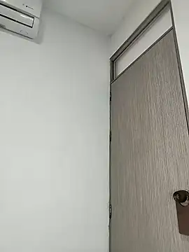 cuteluci  online show from 01.12.25