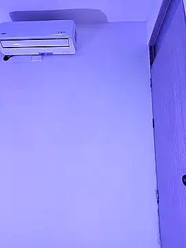 cuteluci  online show from 01.17.25