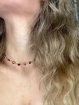 cuteluci  online show from 04.09.26