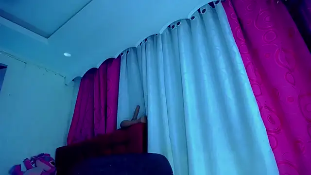 NahomiCamper online show from 09.09.25