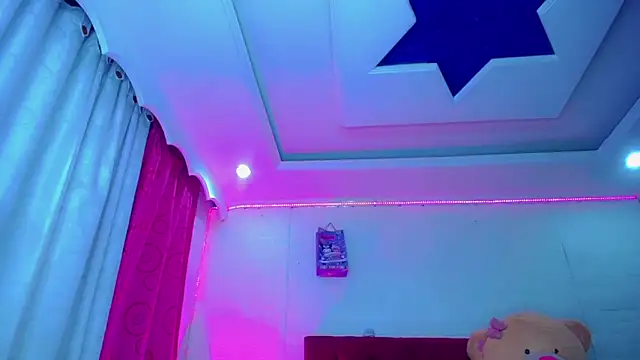 NahomiCamper online show from 04.11.26