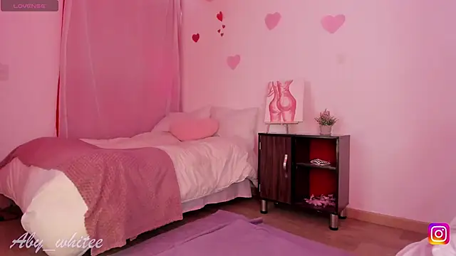 AbyWhitee online show from 09.14.25