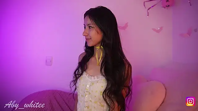 AbyWhitee online show from 11.01.25