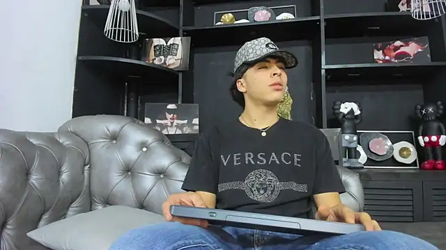 Snapshot of HeellBoy_ chatting on 10.16.25 HeellBoy online show from 10.16.25