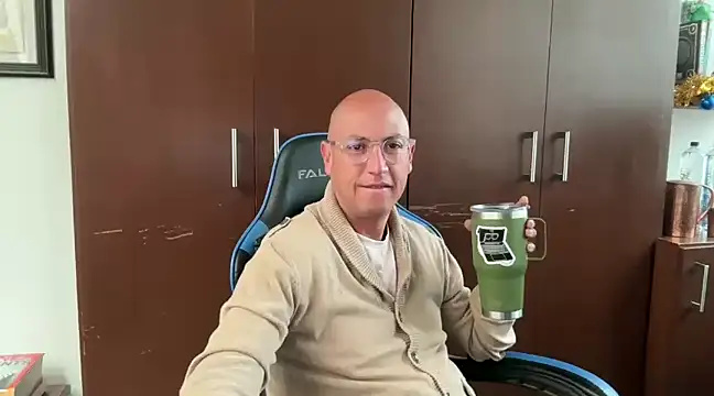 Snapshot of alanan881 chatting on 12.21.24 alanan881 online show from 12.21.24