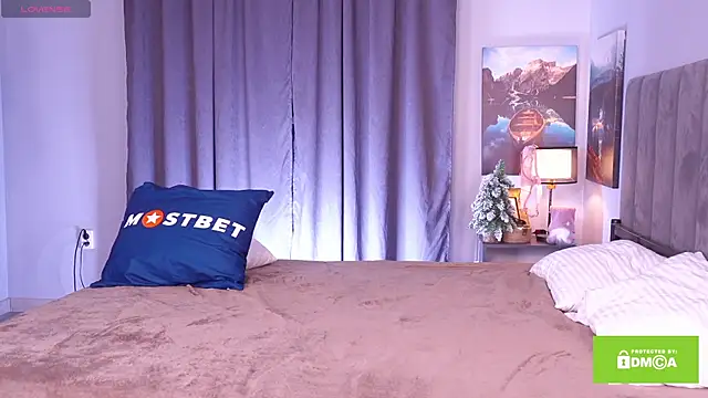 Snapshot of Tella_dream chatting on 12.15.24 Tella dream online show from 12.15.24