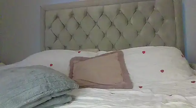 Snapshot of diamondgalxo chatting on 02.19.25 diamondgalxo online show from 02.19.25