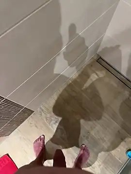 Snapshot of rundum40 chatting on 02.13.25 rundum40 online show from 02.13.25