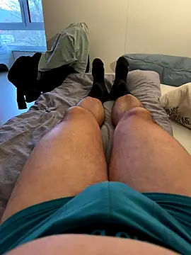 Snapshot of rundum40 chatting on 11.26.25 rundum40 online show from 11.26.25