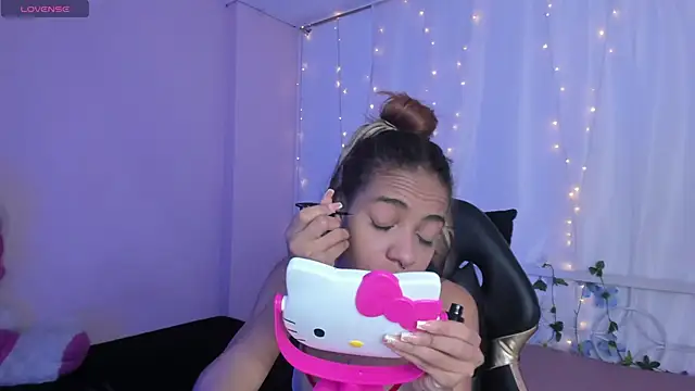 Abigail Wilson  online show from 02.02.25