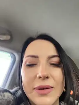 Snapshot of Roxana-Sexy chatting on 01.25.25 Roxana-Sexy online show from 01.25.25