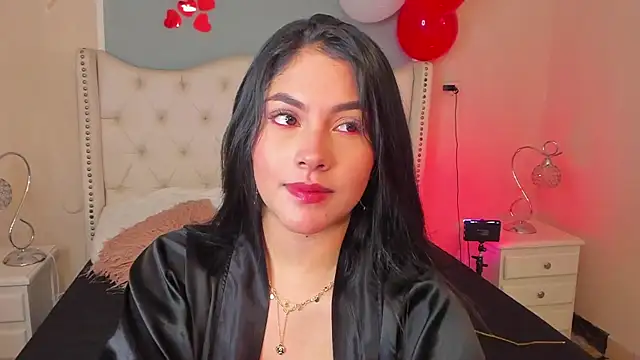 Snapshot of Mia_Elowen chatting on 02.14.25 Mia Elowen online show from 02.14.25