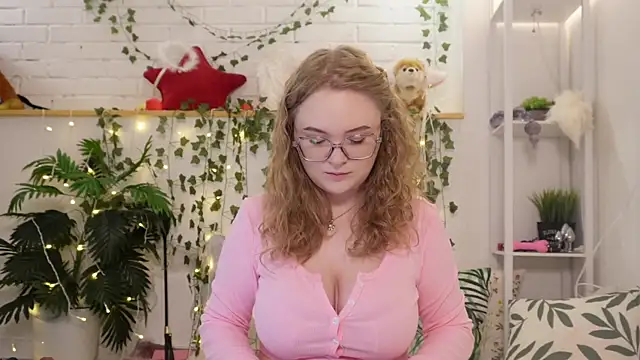 MonicaAsis online show from 09.25.25