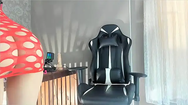 Snapshot of mali_haier chatting on 02.06.25 mali haier online show from 02.06.25