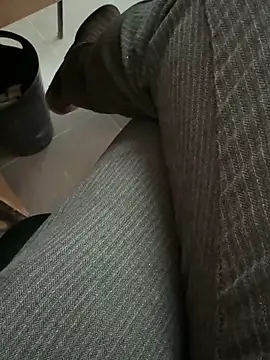 Snapshot of homidor chatting on 02.04.25 homidor online show from 02.04.25