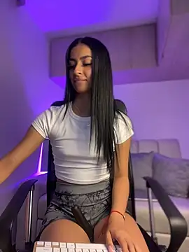 maddy bronw  online show from 01.14.25