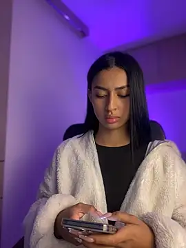 maddy bronw  online show from 01.21.25