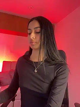 maddy bronw  online show from 02.03.25