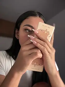 maddy bronw  online show from 02.18.25