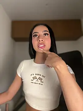 maddy bronw  online show from 02.23.25