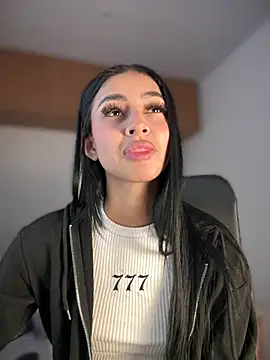 maddy bronw  online show from 03.07.25