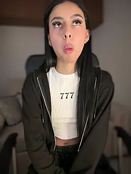 maddy bronw  online show from 03.08.25