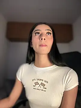 maddy bronw  online show from 03.11.25