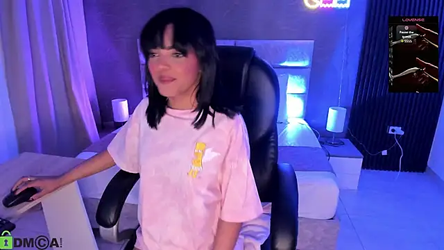 Snapshot of Cristal__adams chatting on 10.17.25 Cristal adams online show from 10.17.25