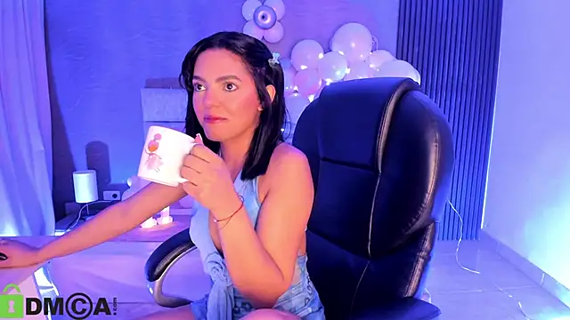 Snapshot of Cristal__adams chatting on 10.21.25 Cristal adams online show from 10.21.25