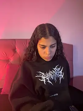 Snapshot of NINA_18_YEARS chatting on 09.26.25 NINA 18 YEARS online show from 09.26.25