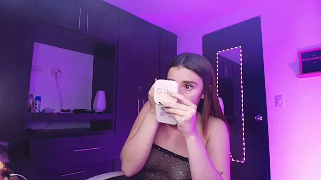 TinaJonnes  online show from 02.26.26