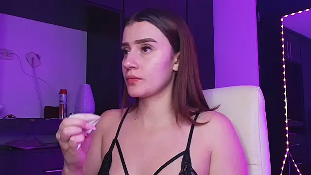 TinaJonnes  online show from 04.19.26