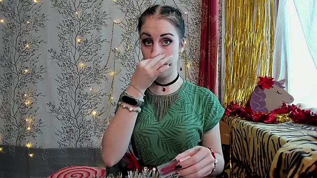 Snapshot of Mary0Lou chatting on 12.25.24 Mary0Lou online show from 12.25.24