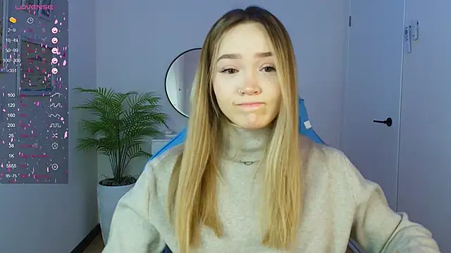 Snapshot of Evia_r0se chatting on 01.30.25 Evia r0se online show from 01.30.25