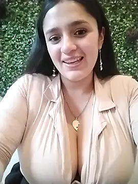 Snapshot of hanna-a chatting on 12.10.24 hanna-a online show from 12.10.24