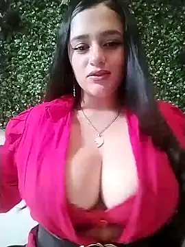 Snapshot of hanna-a chatting on 12.13.24 hanna-a online show from 12.13.24