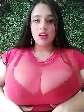 Snapshot of hanna-a chatting on 12.31.24 hanna-a online show from 12.31.24