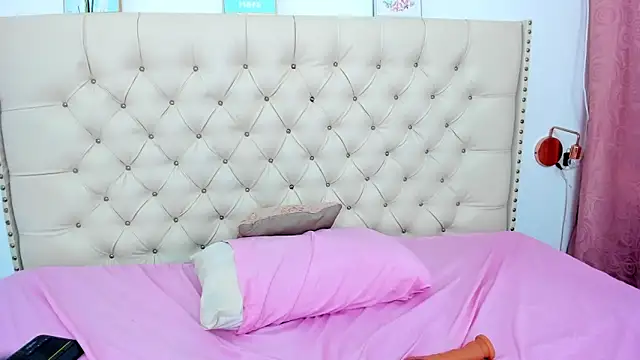 Snapshot of Kim_Eli chatting on 02.01.25 Kim Eli online show from 02.01.25