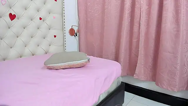 Snapshot of Kim_Eli chatting on 02.18.25 Kim Eli online show from 02.18.25