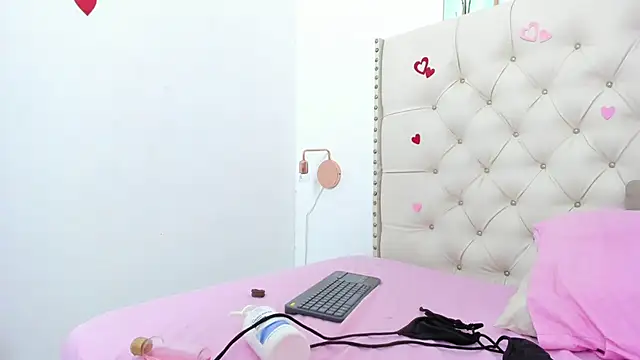 Snapshot of Kim_Eli chatting on 03.12.25 Kim Eli online show from 03.12.25