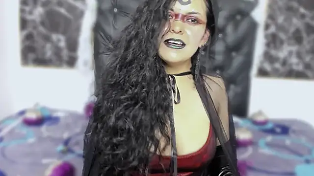 Snapshot of scarlett_w0lf chatting on 10.31.25 scarlett w0lf online show from 10.31.25