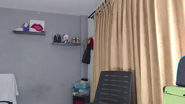 Snapshot of SusanLeroy chatting on 02.07.26 SusanLeroy online show from 02.07.26