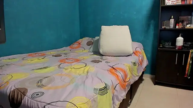 Snapshot of peanut_tangerine chatting on 11.20.25 peanut tangerine online show from 11.20.25