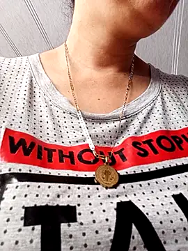 Samantha Sullivan  online show from 09.22.25