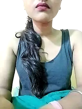 MISSQUEEN48 online show from 03.17.25